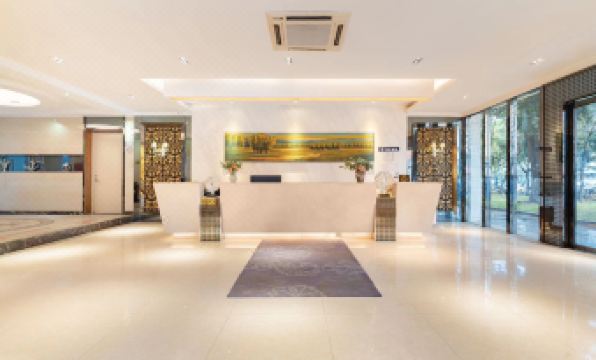 Kapok Bay Chain Apartment