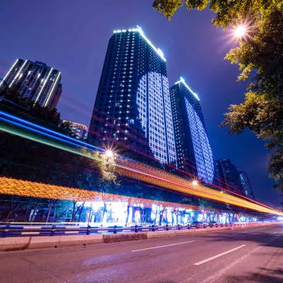 Tangshe Zhuoji Hotel (Chongqing Jiefangbei Hongyadong) Hotels near نان أحد