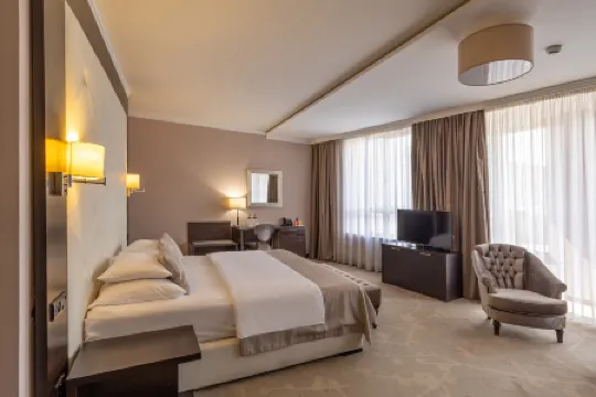 Hotel Constantine the Great Отели рядом с достопримечательностью «Церковь Святого Марка»