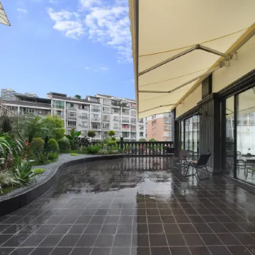 Houshi Hotel Moment (Leshan Jiaxing Road Food Street Shop)