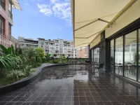 Houshi Hotel Moment (Leshan Jiaxing Road Food Street Shop)