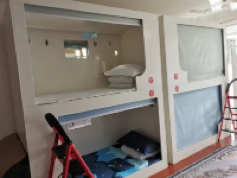 Yunlou Xin Nest Capsule Hotel Private Honey Cabin Hostel (Guilin North Station) Hoteles en 
