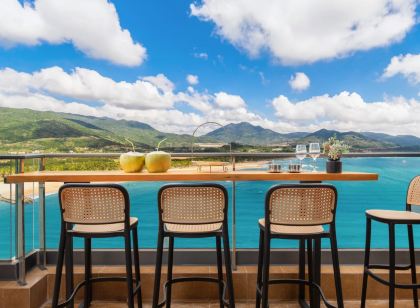 萬寧·棲海沖浪海景酒店（融創日月灣店）