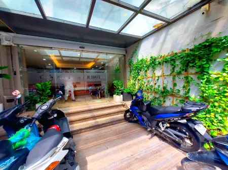 Green Star Hotel