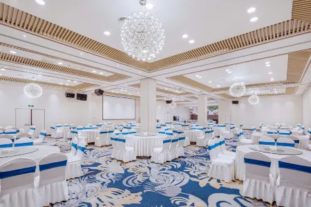 Qinhuangdao BTG Jinglun Hotel Отели рядом с достопримечательностью «Northeastern University at Qinhuangdao (East Gate 1)»