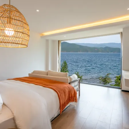 Lugu Lake Scenic Area Chunhe Jingming Lakeview Vacation Boutique Stay