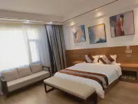 Golden Bridge Hotel Hotels in Lianghe
