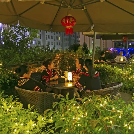 Hualong Hotel
