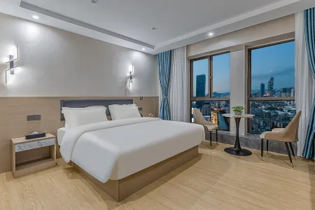 Songyi Hotel (Kunming railway station）