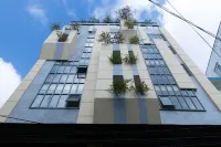 Lanura Apartments and Hotel Các khách sạn gần TRƯỜNG ĐẠI HỌC GIAO THÔNG VẬN TẢI TP.HCM [CƠ SỞ 3]