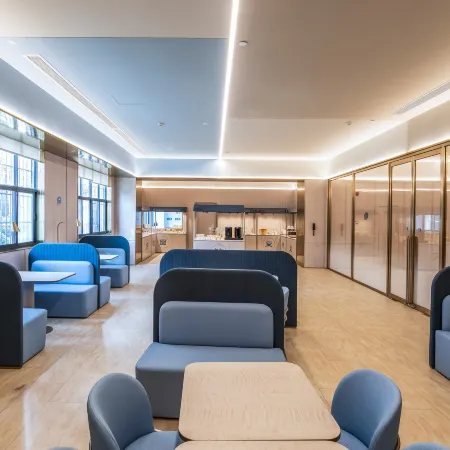 HanTing Hotel (Xuchang Yanling County South Bus Station)