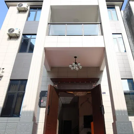 Qingyuan Fogang Xile Shangpin Wenquan Swimming Pool Homestay