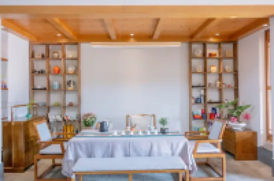 Xingyi Wanfenglin Ruhuazaoye Homestay (Baguatian Observation Deck)