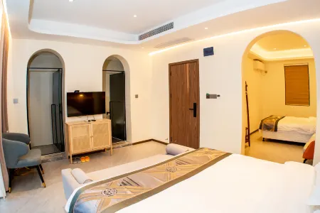 Lianhu Homestay (Zhaoqing Qixingyan Scenic Area) Отели рядом с достопримечательностью «Qixingyan Archway Square»