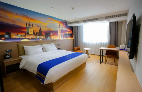 速8精選酒店（東明汽車站五四路店）