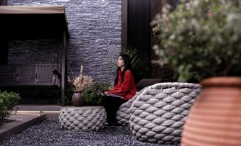 Floral Hotel·LiangQige hotel(Lijiang Ancient Town Mufu Sifang Street)