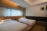 SFEEL Designer Hotel (Chengdu Kuanzhai Alley Tonghuimen Subway Station)