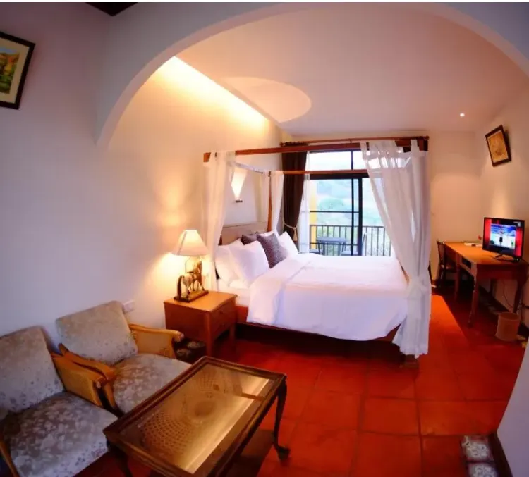 ห้องดีลักซ์พร้อมอ่างอาบน้ำ(เตียงควีนไซส์)