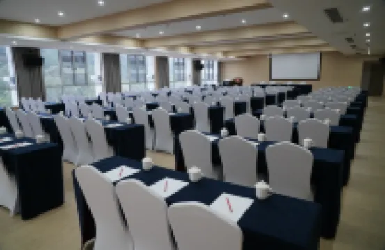 Jing'an Jiuling Yifeng Hotel