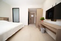 Guangde Banxia Hotel - 2-Star