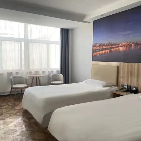 Home Huayi Hotel (Shanxian Municipal Government)