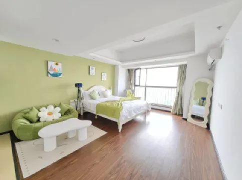 柚見精品酒店（青年大街彩電塔店） 鄰近彩電塔夜市的酒店