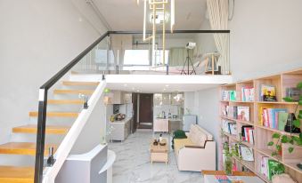 Ronghai Homestay (Ningbo ten thousand beach shop)