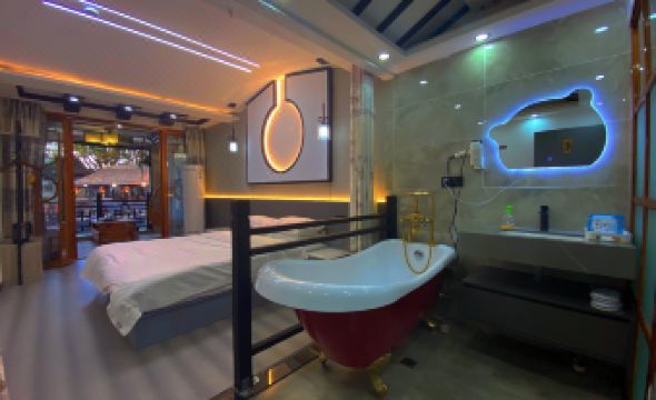 Regalia Riverside Boutique Hotel