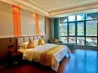 Lingcang Hotel