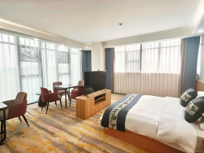 Moon Lake Bay Hotel Hotels near Dongchenghui