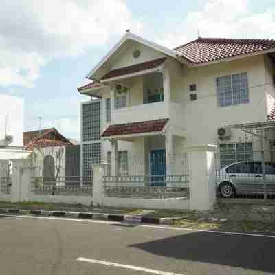 Villa Sukun Hotel Exterior