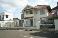 Villa Sukun Hotels in Pakualaman
