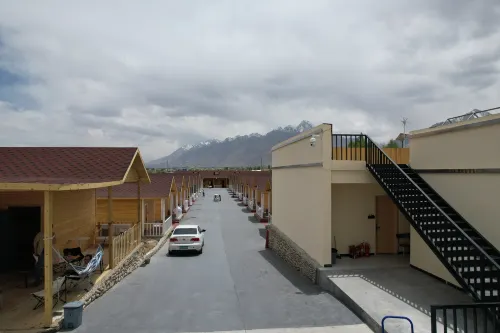 Snowtop Westernmost Lodge · Taxian Khu vực công cộng Photos