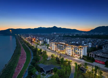 MEHOOD LESTIE Hotel (Langzhong Ancient Town) Отели рядом с достопримечательностью «Laxiahong Former Residence»