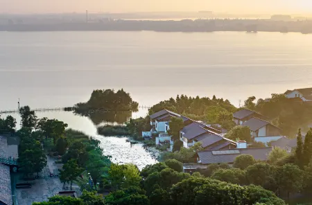 Zhouzhuang original House Zhudian Garden Resort Отели рядом с достопримечательностью «Chengxu Temple»