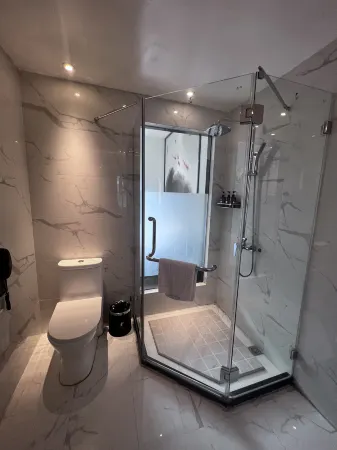 Yufeng Jade Hotel (Jianjiang Avenue Branch, Duyun City) Отели рядом с достопримечательностью «Duyun Garden Expo Park»