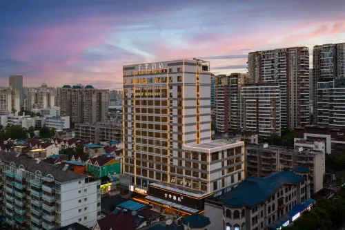 JI Hotel (Liuzhou Yaobu Ancient Town Chengzhong Wanda) - 3 stjerner
