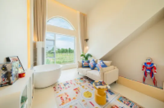 Honey Vacation Manor