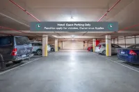 Clocktower Apartment Hotel - parking