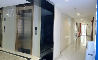 Lanxi Hotel (Huiji Wanda Plaza)