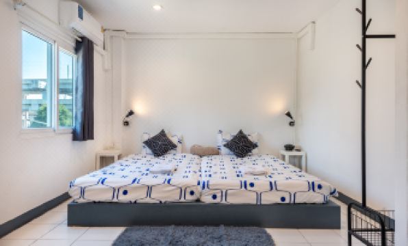 Sloth Hostel Don Mueang