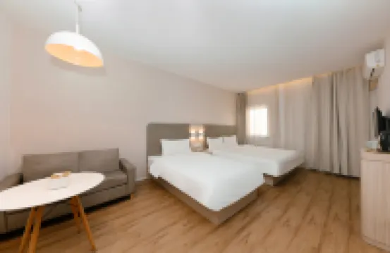 Home Inn (Huatinglin Tao Road Metro Station, Shanghai) Hotels in Shanghai