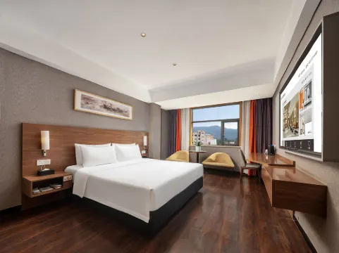 Century Star Chain City Yijia Hotel (Lingbao Railway Station)