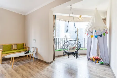 RuQing Homestay (Chongqing Jiefangbei Pedestrian Street Hong Ya Dong)