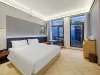 晨楓高空觀景設計師飯店（青島火炬路方特夢幻王國店） 馆陶附近的飯店