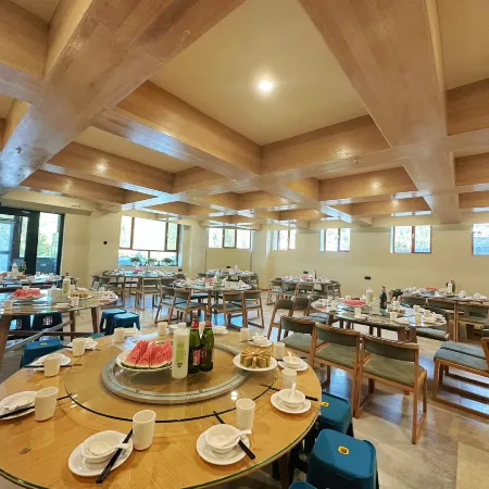 Kanas DeRong Hotel