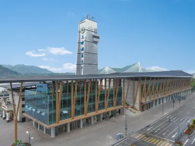 Starway Hotel（Yichang Wanda Square along the riverside road hotel） Hôtels à : Yichang