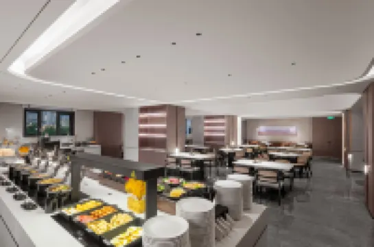 Atour Hotel Kaifeng North Station Museum