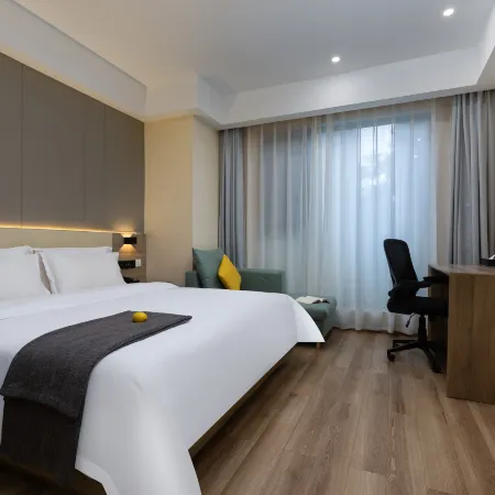 He Zhang Cloud Eminent Hotel