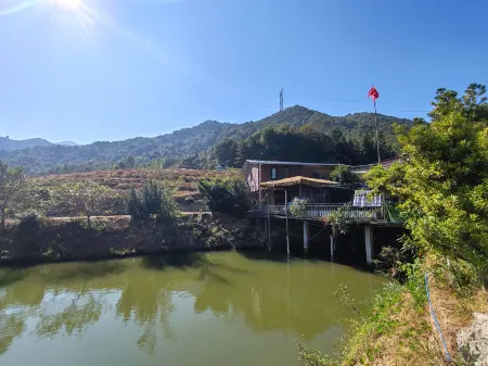 Huoshengxiang Wenquan Farm Homestay (Ruyuan Nanshui Lake) Отели в г. Жуюань